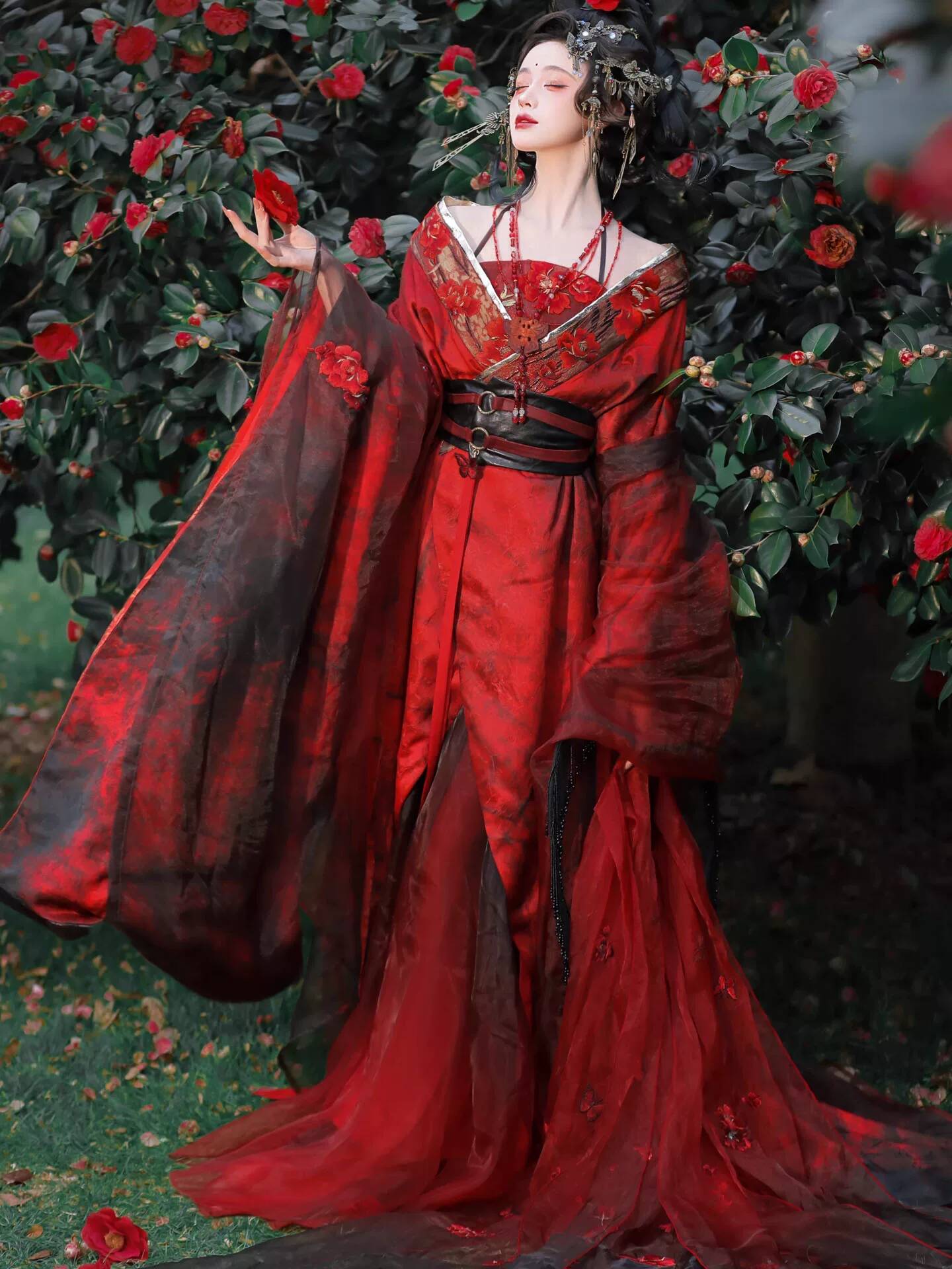 새로운 다투라 레드 한푸 여성 고대 스타일 중공업 자수 - Embroidery Style 리뷰 및 가격