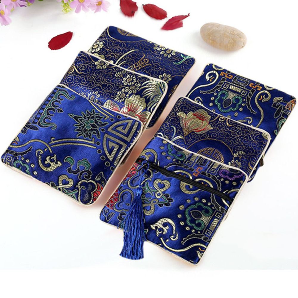 고급 소재로 제작된 주얼리 정리함, 자수 장식의 소형  - Embroidery Style 리뷰 및 가격